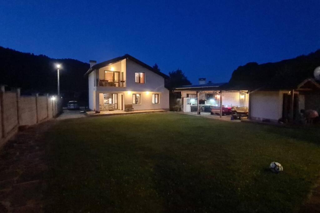 Двете Къщи В Планината Villa Beli Osum Exterior photo