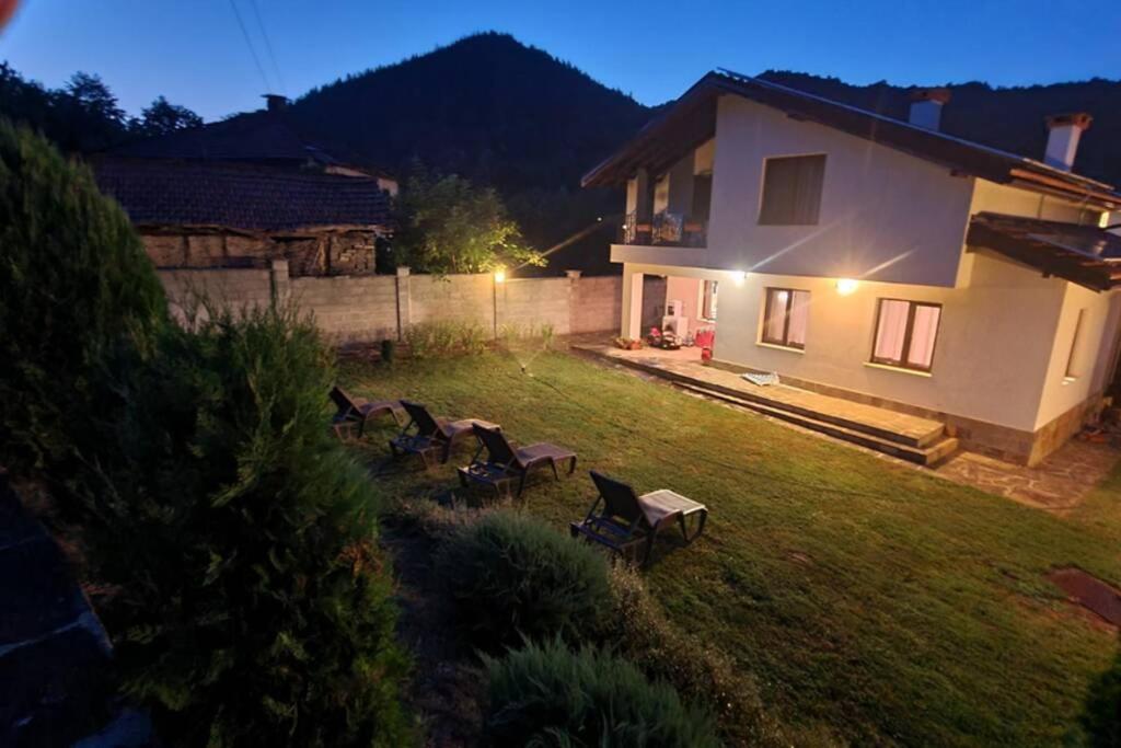 Двете Къщи В Планината Villa Beli Osum Exterior photo