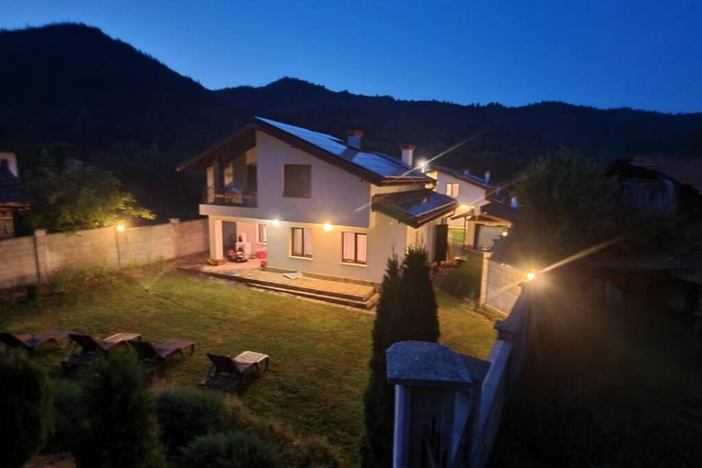 Двете Къщи В Планината Villa Beli Osum Exterior photo