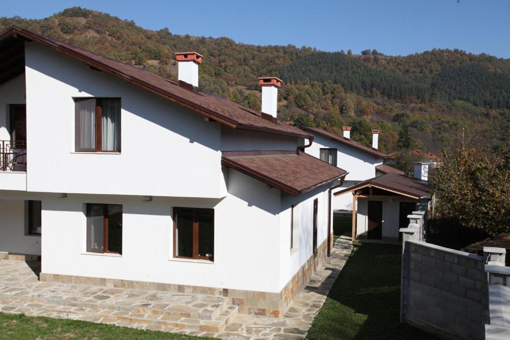 Двете Къщи В Планината Villa Beli Osum Exterior photo
